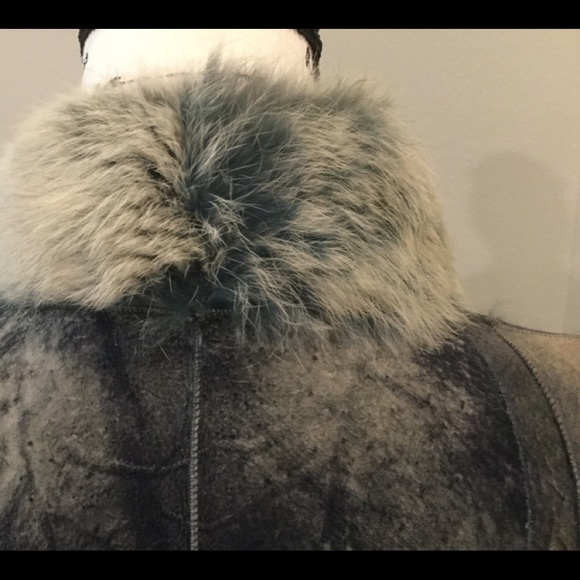 Fabulous Real Fur Vest - Picture 2 of 9